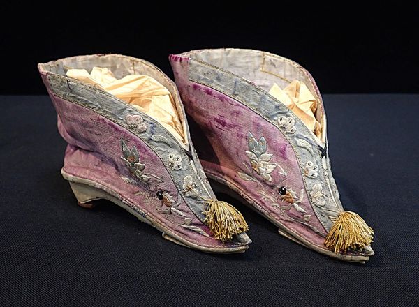 PAIR OF CHINESE 'LOTUS' SHOES
