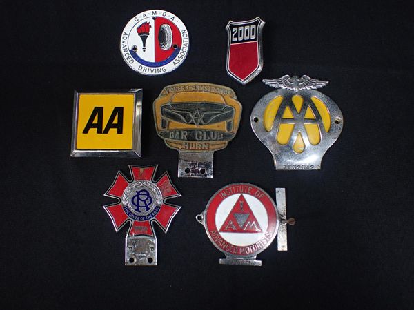 AA AND OTHER CAR BADGES, WITH A VICKERS ARMSTRONG HURN CAR CLUB BADGE