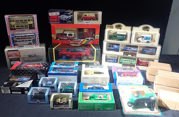 A BOXED BRITAINS 'COUNTRY LANDROVER AND HORSEBOX'