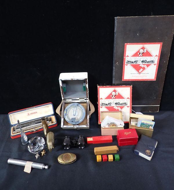 A MEDIUM LANDING COMPASS, BY H, HUGHES & SON Ltd, LONDON