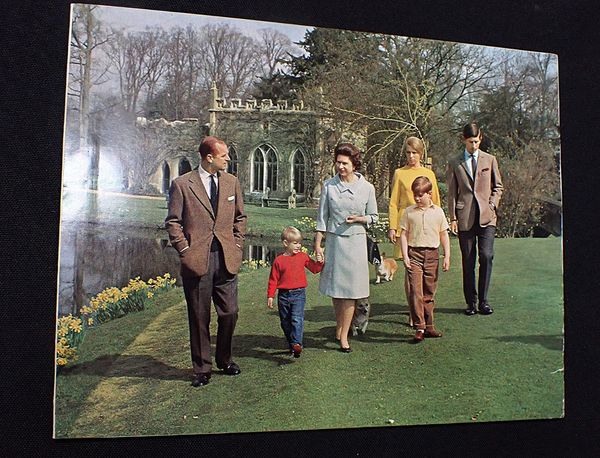 QUEEN ELIZABETH II CHRISTMAS CARD
