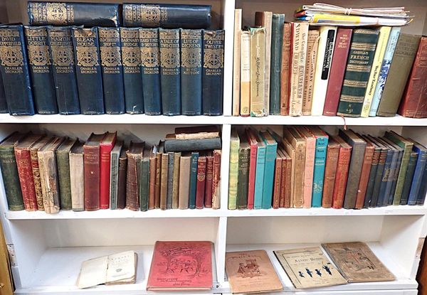 A QUANTITY OF MIXED BOOKS