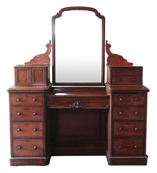 A VICTORIAN MAHOGANY DRESSING TABLE