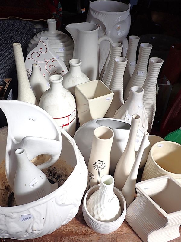 A QUANTITY OF MODERN WHITE CERAMIC VASES