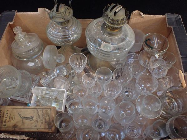 A COLLECTION OF GLASS WARE