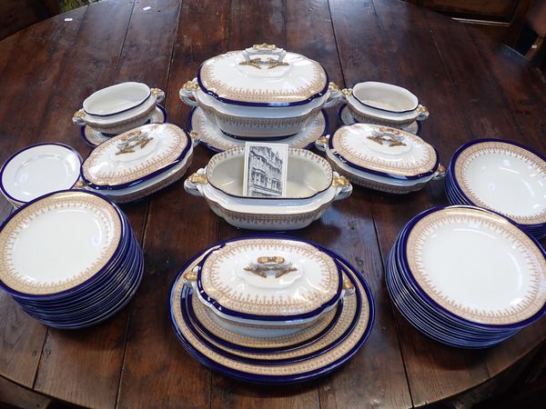 THOMAS HARDY/'THE HARDY PLAYERS' INTEREST: A ROYAL WORCESTER PART DINNER SERVICE