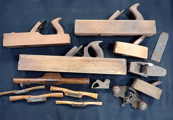 A QUANTITY OF WOODWORKING PLANES