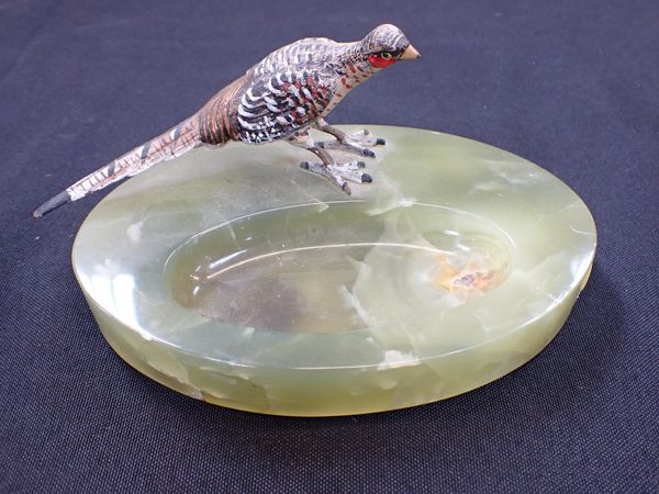AN ONYX PIN TRAY WITH COLD-PAINTED BRONZE PHEASANT