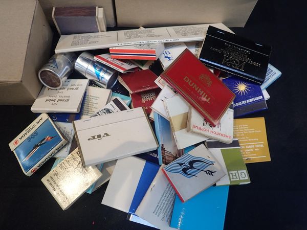 BOXES OF HOUSE OF LORDS AND HOUSE OF COMMONS BOOK MATCHES