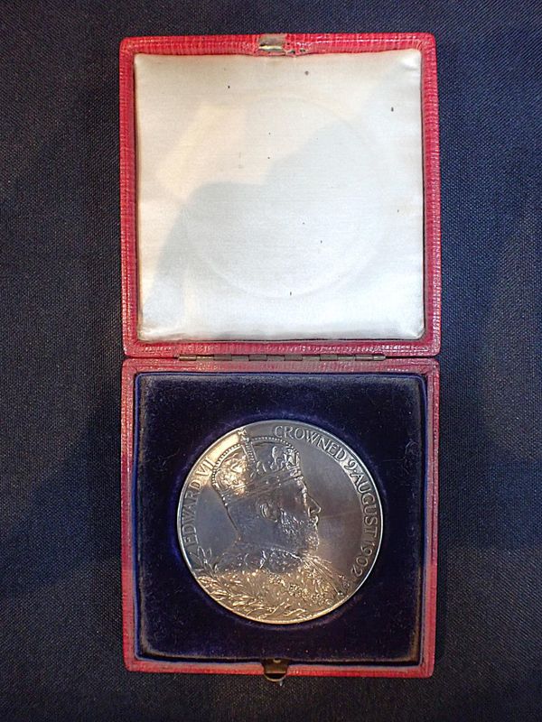 AN EDWARD VII  AND ALEXANDRA QUEEN CONSORT SILVER CORONATION MEDAL
