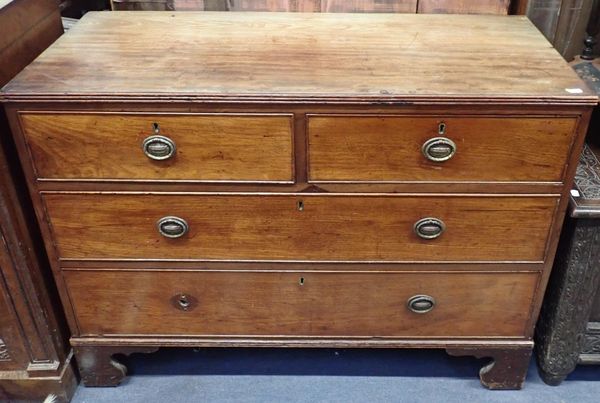 A 19th CENTURY MAHOGANY CHEST OF DRAWERS