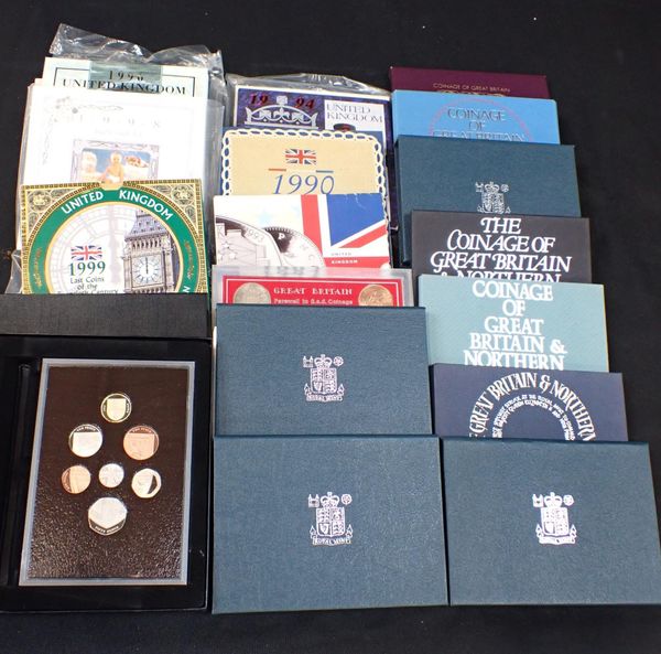 UNITED KINGDOM: UNCIRCULATED AND PROOF SETS