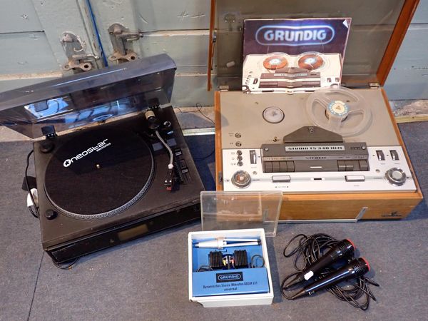 A VINTAGE GRUNDIG STUDIO TS 340 TAPE HI-FI