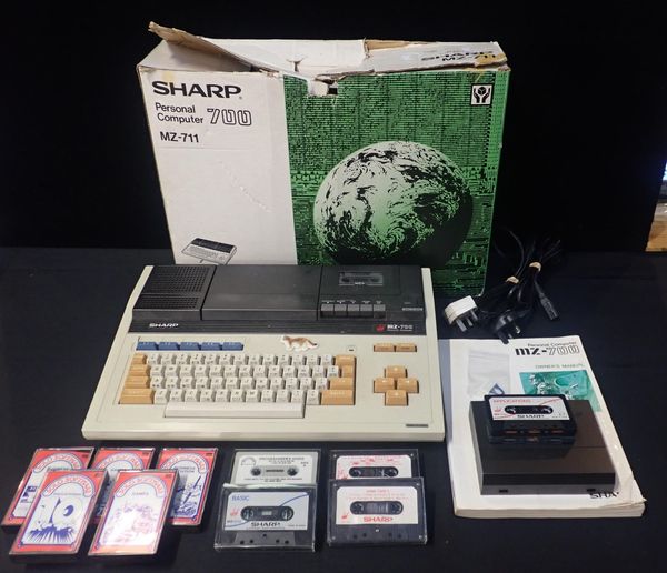 SHARP 'MZ-711' PERSONAL COMPUTER 700