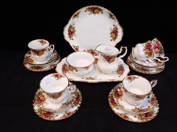 ROYAL ALBERT 'OLD COUNTRY ROSES'  PART TEA SET