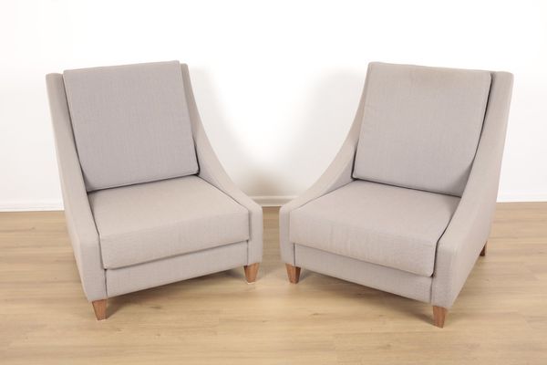 A PAIR OF CONTEMPORARY ARMCHAIRS