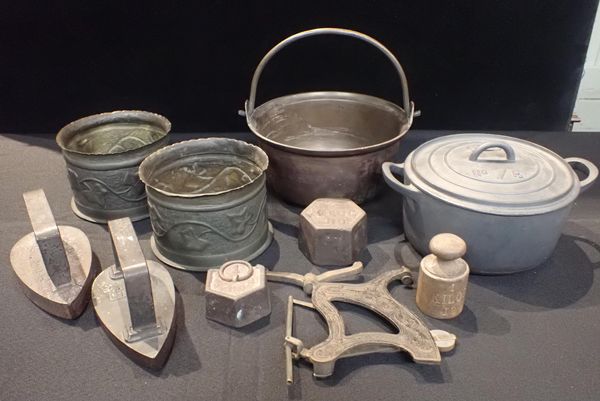 A PAIR OF BRASS 'TRENCH ART'  POLTE MAGDEBURG SHELL CASE JARDINIÈRES