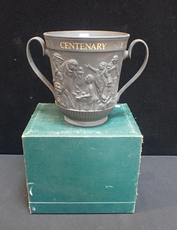 A ROYAL DOULTON BLACK BASALT CHARLES DICKENS COMMEMORATIVE LOVING CUP