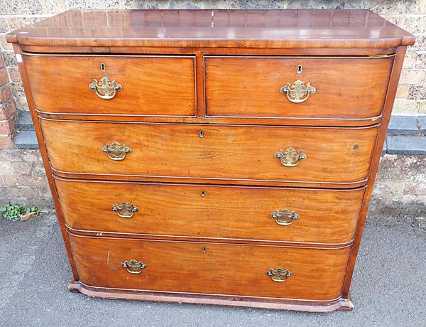 AN EARLY VICTORIAN MAHOGANY CHEST OF DRAWERS