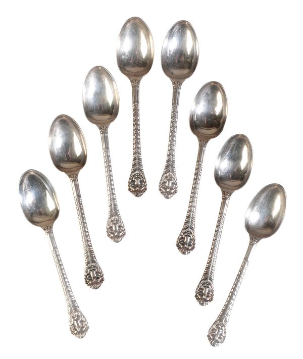 A SET OF EIGHT SILVER VICTORIAN ‘LIONS MASK AND FEATHER EDGE’ TEASPOONS