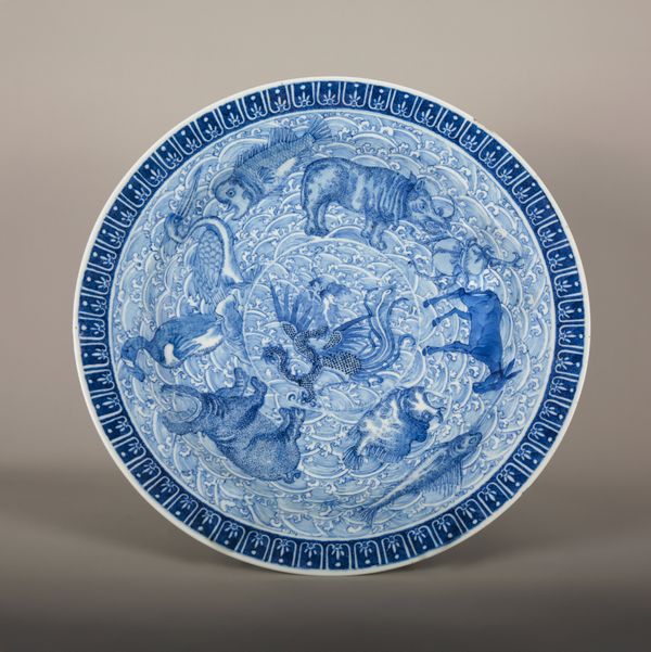 A RARE CHINESE PORCELAIN BLUE AND WHITE CHARGER