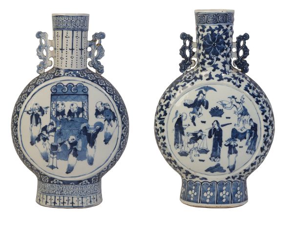 A CHINESE BLUE AND WHITE "MOON FLASK"