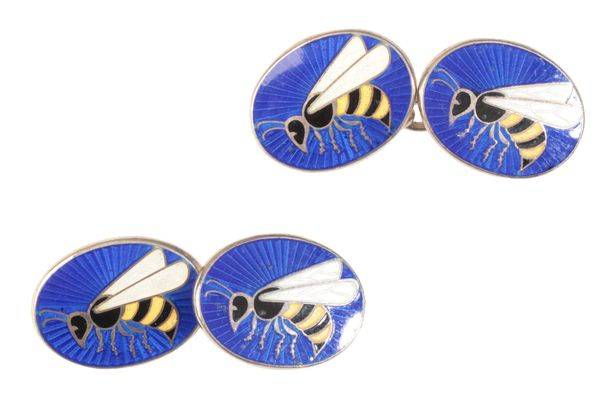 DEAKIN & FRANCIS: A PAIR OF ENAMELLED CUFFLINKS