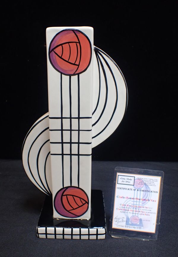 LORNA BAILEY: CHARLES RENNIE MACKINTOSH VASE