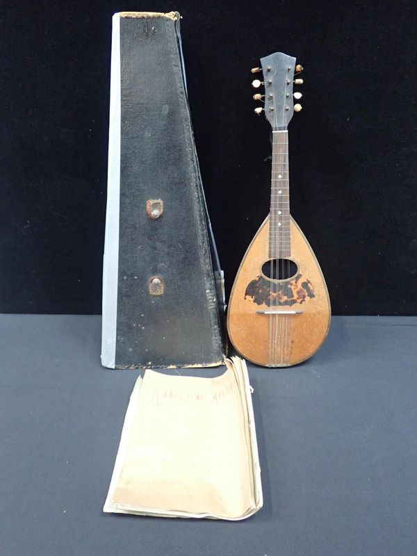 A NEAPOLITAN MANDOLIN