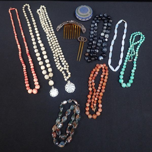 A COLLECTION OF COSTUME NECKLACES