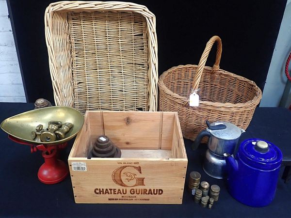 A SET OF BRASS BELL WEIGHTS