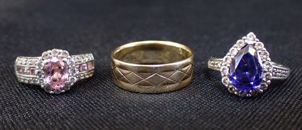 A 14K GOLD WEDDING BAND