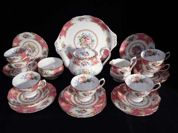 A ROYAL ALBERT 'LADY CARLYLE' TEASET