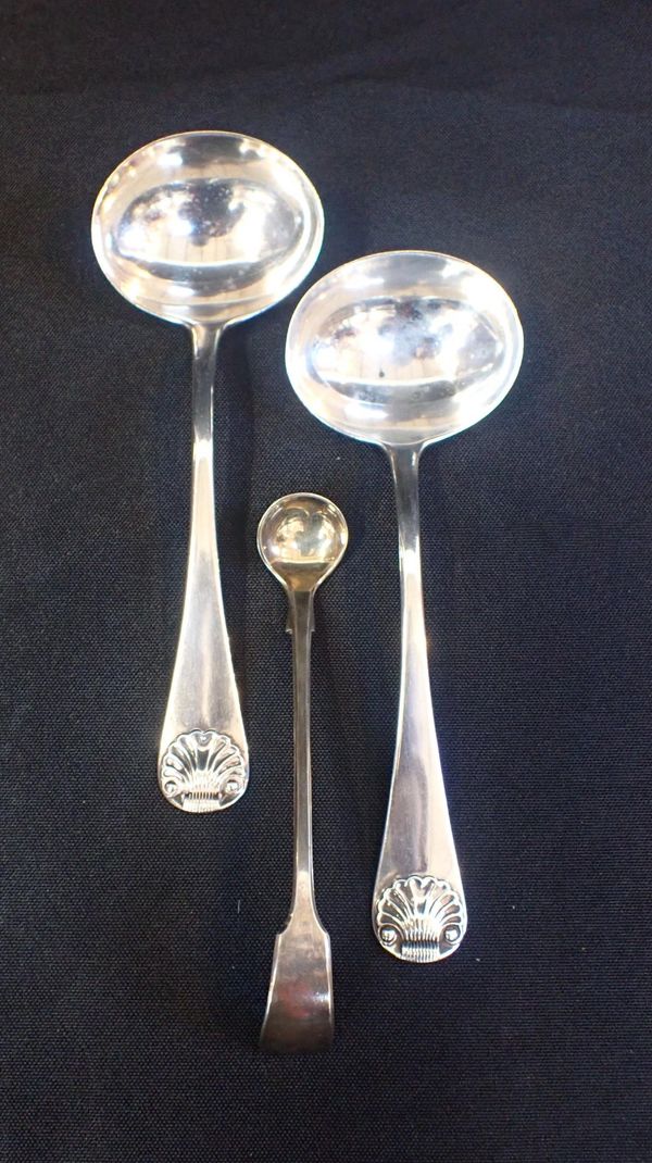 A PAIR OF SHELL PATTERN SILVER SAUCE LADLES