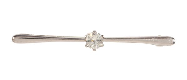 A DIAMOND BAR BROOCH