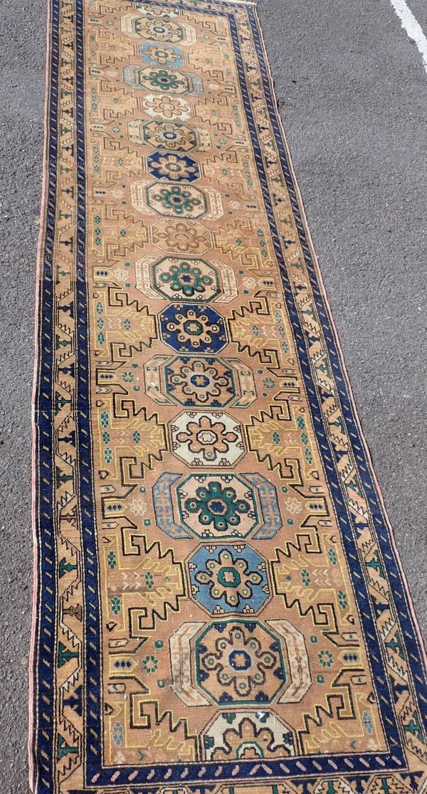 A CAUCASIAN RUNNER