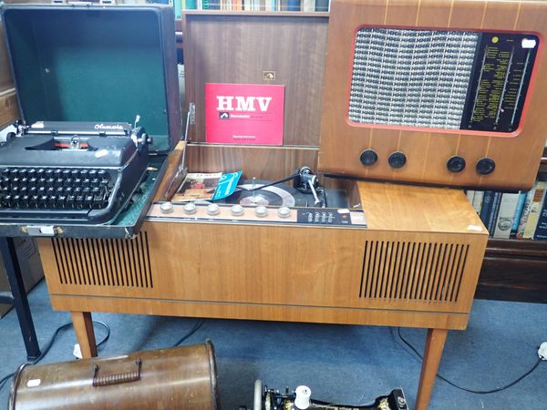 A 1960s HMV 'STEREOMASTER' 2330