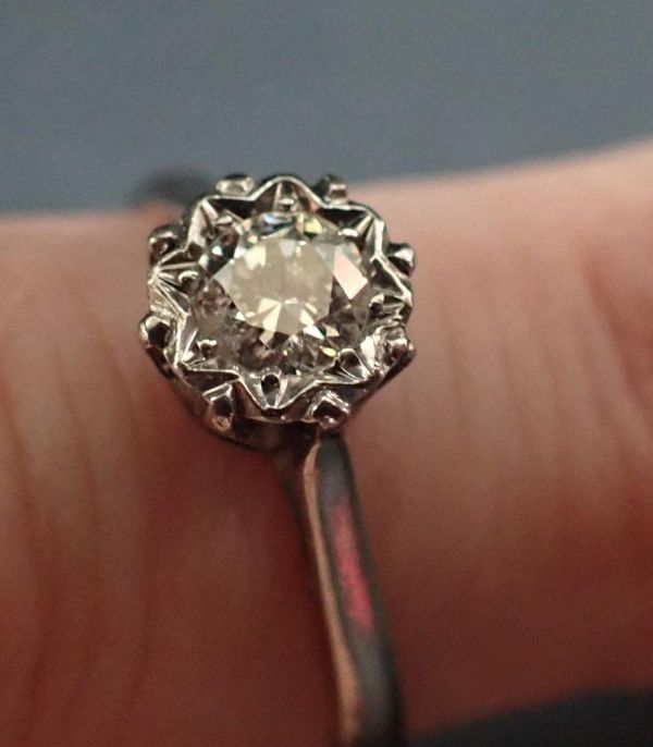 A PLATINUM SOLITAIRE DIAMOND RING