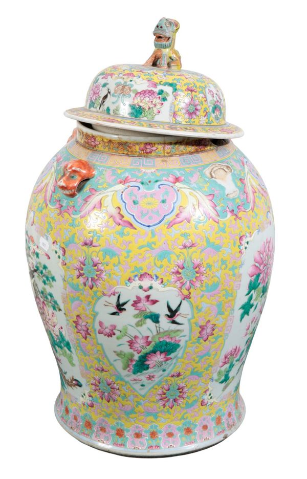 A LARGE CHINESE PORCELAIN YELLOW GROUND FAMILLE ROSE VASE AND COVER