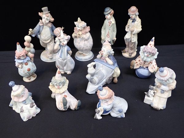 TWELVE LLADRO CLOWN FIGURES