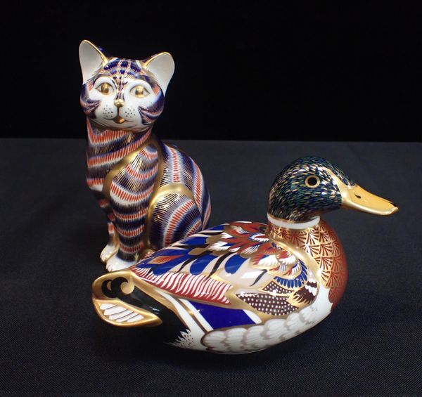 A ROYAL CROWN DERBY CAT AND DUCK