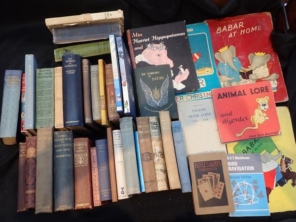 A QUANTITY OF MIXED BOOKS