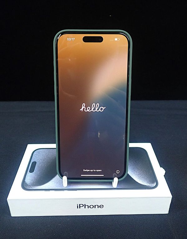 AN APPLE IPHONE 15 PRO MAX