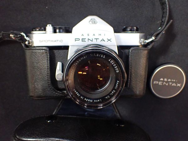 AN ASAHI PENTAX SPOTMATIC 35MM CAMERA