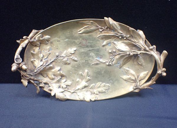 A LATE 18th CENTURY FRENCH BRONZE DISH. CAST WITH OAK AND MISTLETOE, E.COLIN & Cie