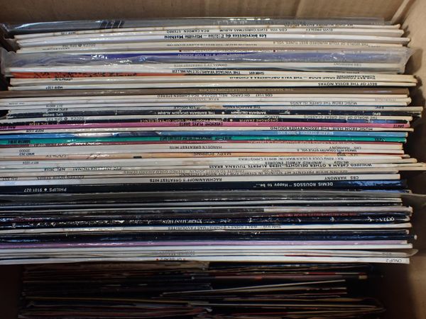 A BOX OF MIXED GENRE  VINYL LP RECORDS