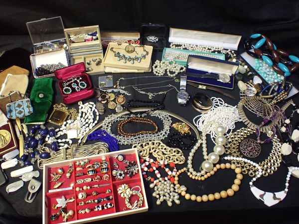 A COLLECTION OF COSTUME JEWELLERY, WATCHES