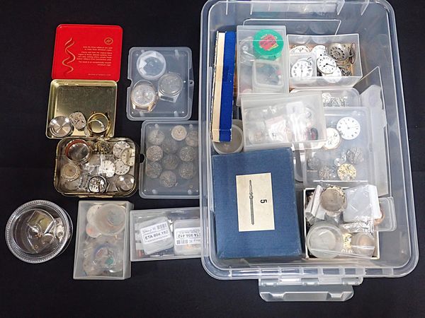 A CHRONOGRAPHE SUISSE WATCH MOVEMENT AND DIAL