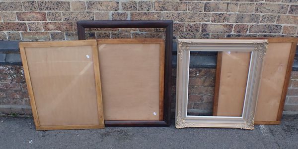 A 19th CENTURY ROSEWOOD PICTURE FRAME