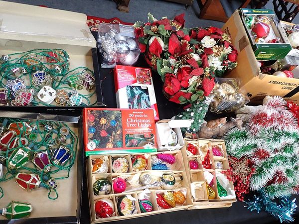 TWO BOXED SETS OF VINTAGE PIFCO CHRISTMAS LIGHTS 'CINDERELLA' AND 'LONDON'